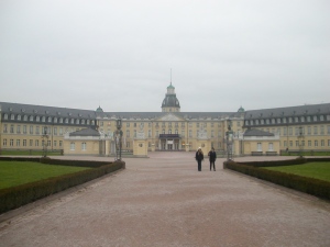 Plaza del Castillo de Karlsruhe, Alemania. Fuente: Reynoso (2007)